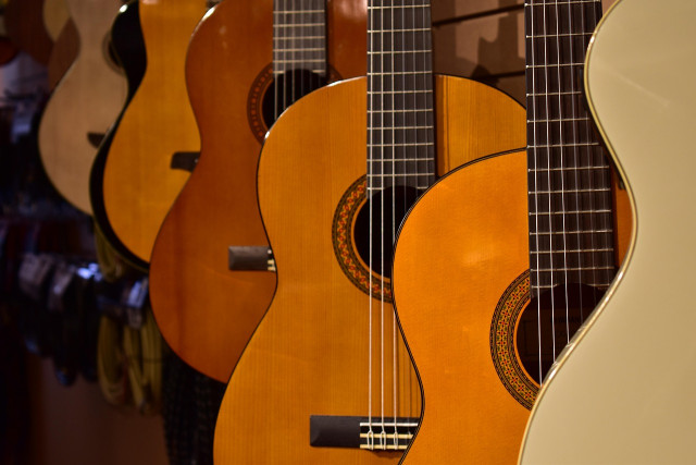 guitars-4045306-1280-1093265